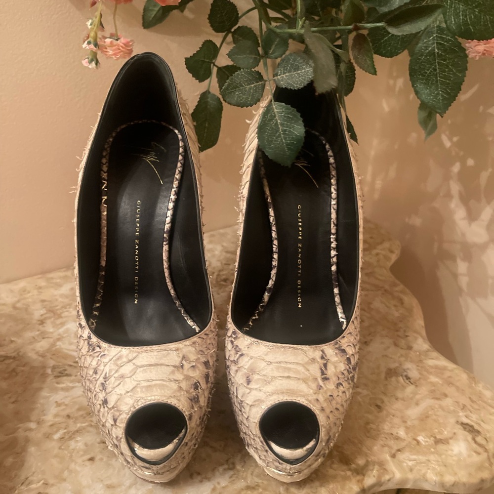 Giuseppe Zanotti animal print pumps